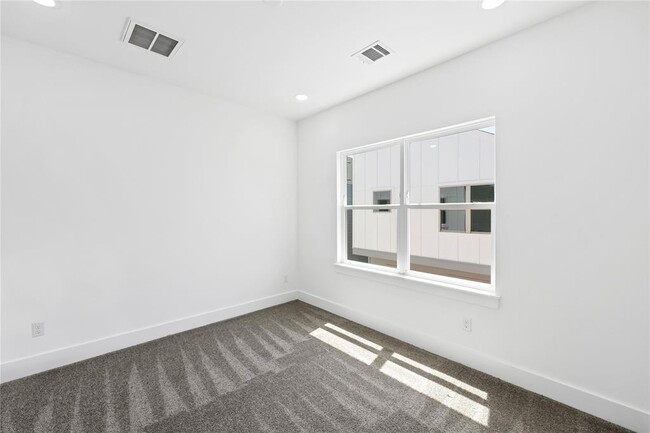 Building Photo - 113 Milby St