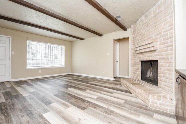 Building Photo - 15222 Morning Dove Dr