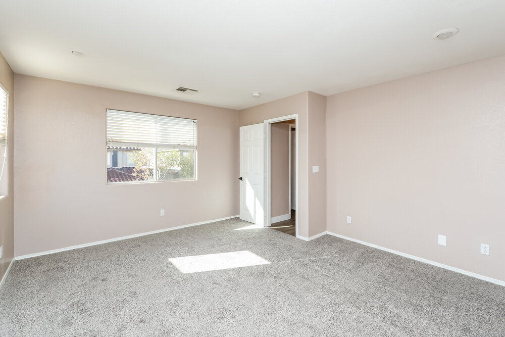 Building Photo - 970 Medina De Leon Ave
