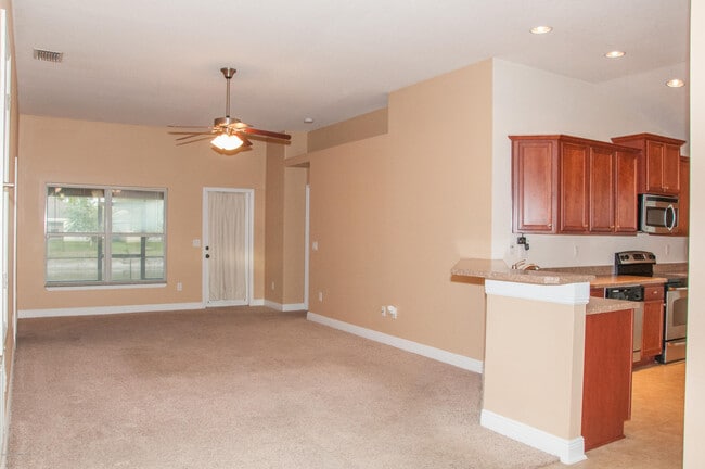 Building Photo - 171 Secret Dr