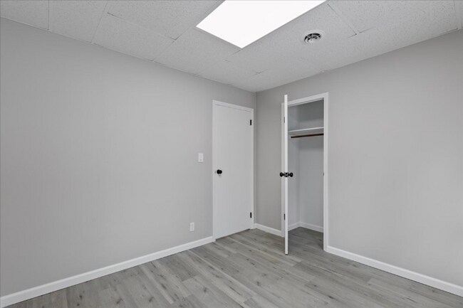 Building Photo - 3771 Gainesborough Dr