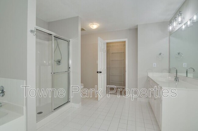 Building Photo - 486 Granite Point