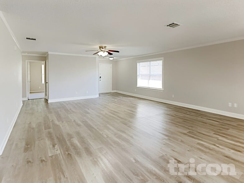 Building Photo - 135 Jefferson Dr
