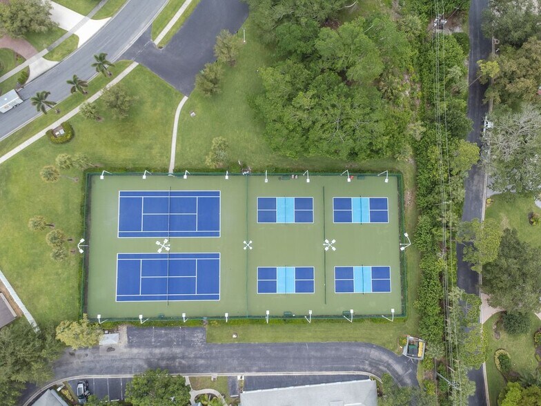 Building Photo - 1300 Misty Pines Cir