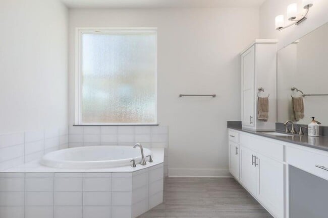 Building Photo - 4408 Logan Ridge Dr