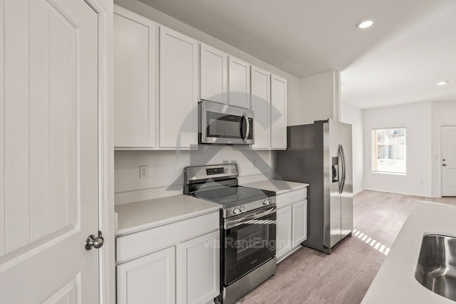 Building Photo - 10809 Mason Dr