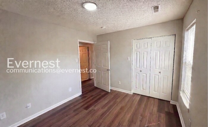 Building Photo - 3002 Sonya Dr NW