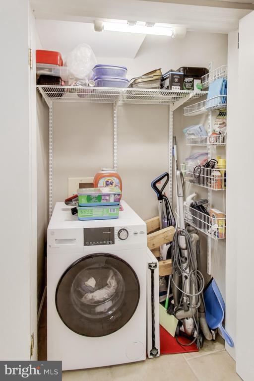 Building Photo - 1101 S Arlington Ridge Rd