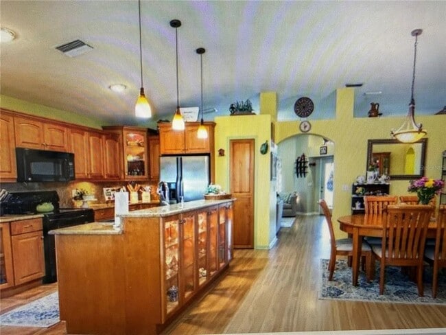 Building Photo - 10457 Crestfield Dr