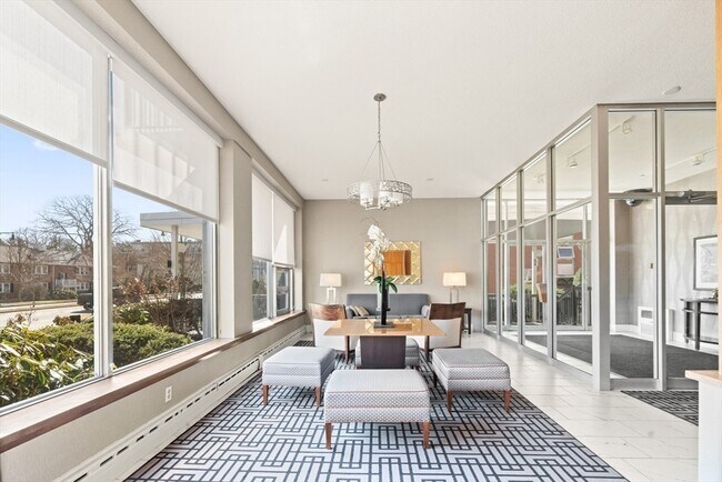 Building Photo - 130 Boylston St