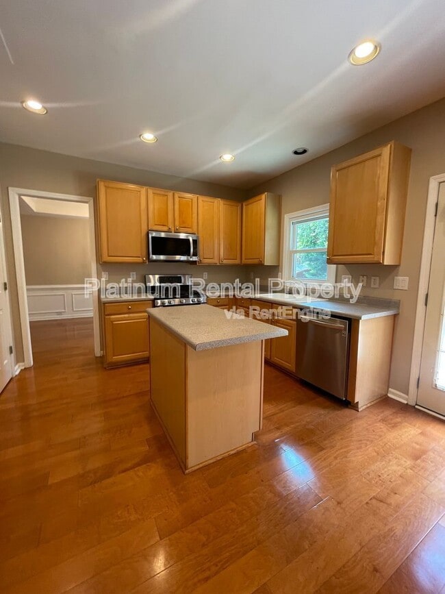 Building Photo - 4916 Durley Ln SE
