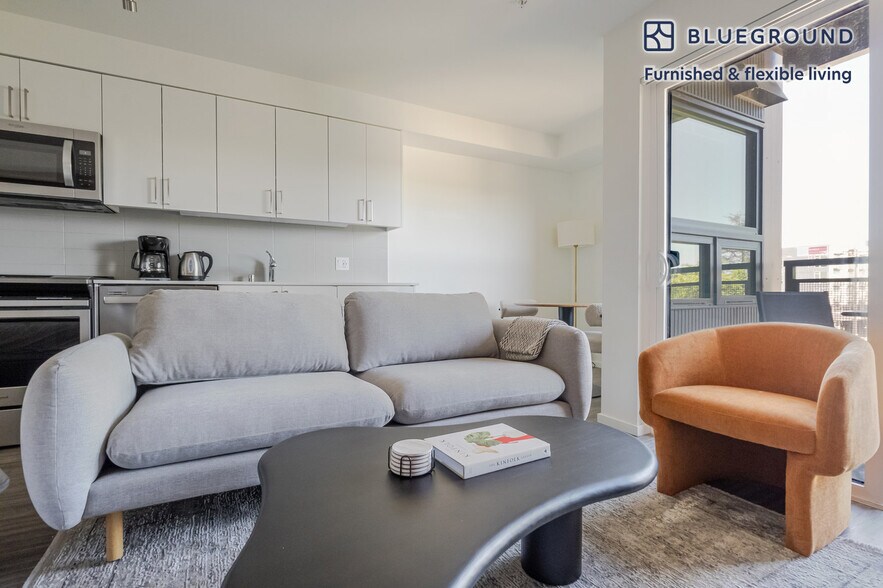 Primary Photo - 4609 Union Bay Pl NE