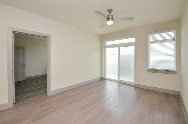 Building Photo - 6955 Turtlewood Dr