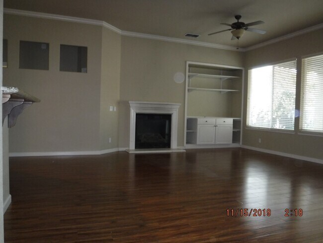 Building Photo - 1127 Manchester Way