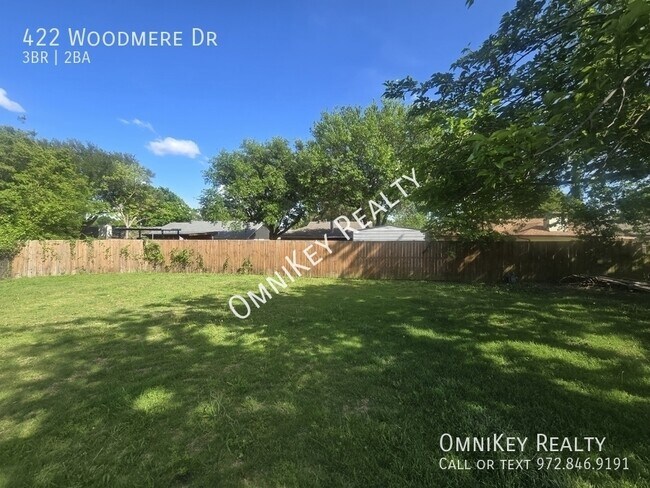 Building Photo - 422 Woodmere Dr