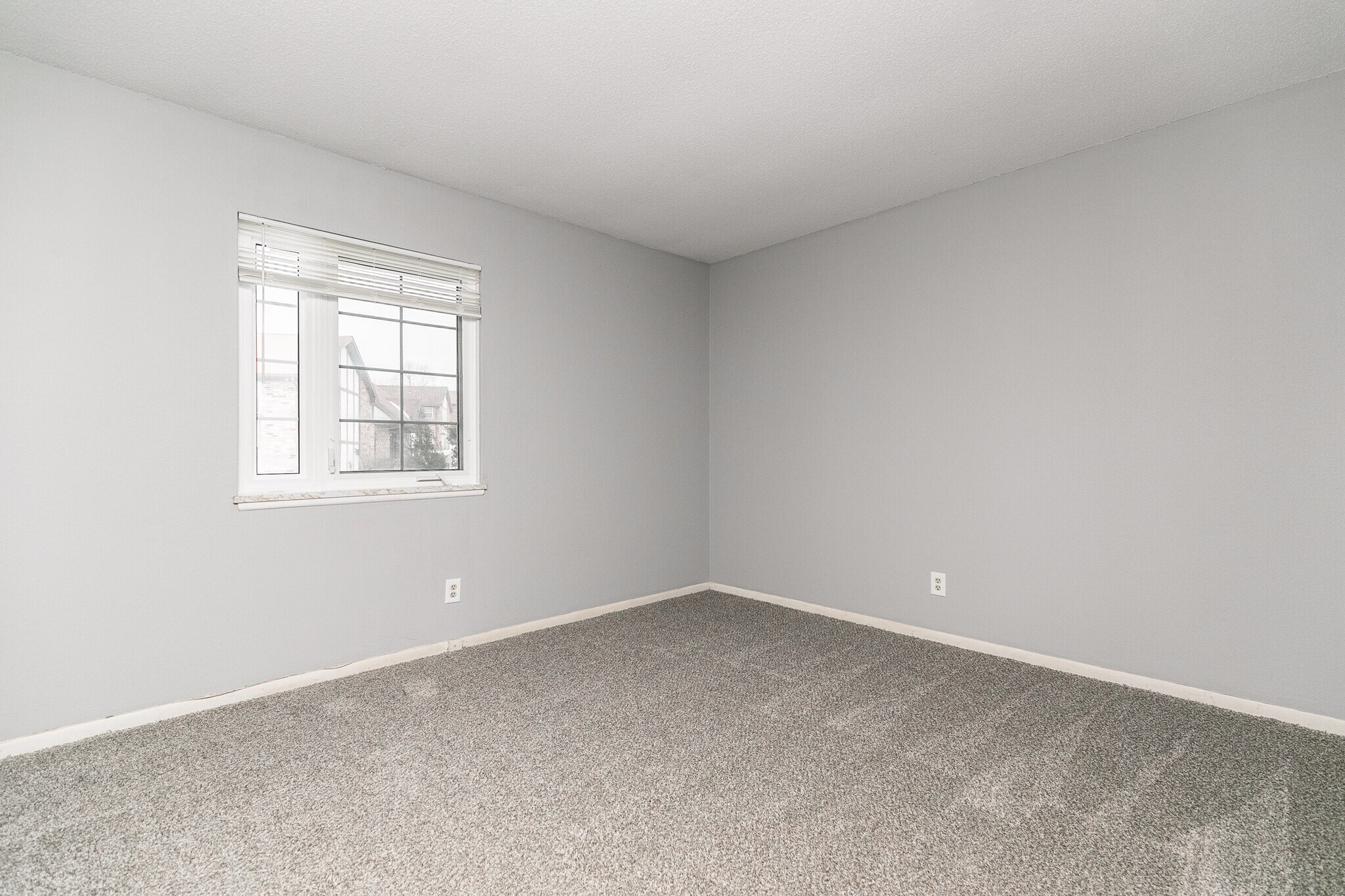 Building Photo - 404 21st Avenue Pl
