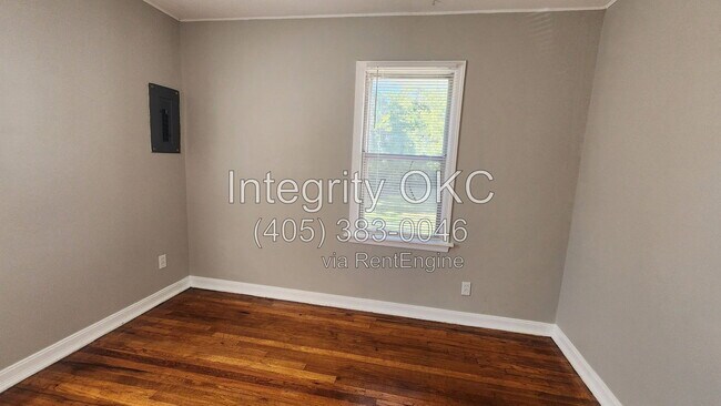 Building Photo - 409 N Key Blvd