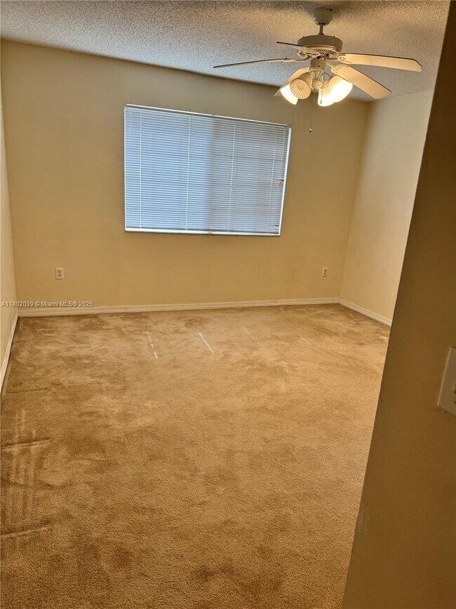 Building Photo - 5055 Wiles Rd