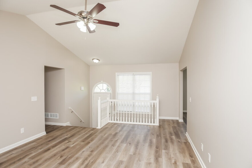 Building Photo - 7817 Cambridge Dr