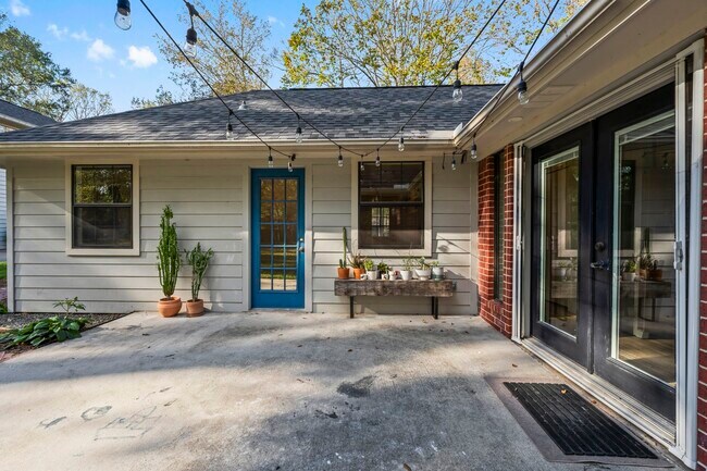 Building Photo - 8623 Miller Rd