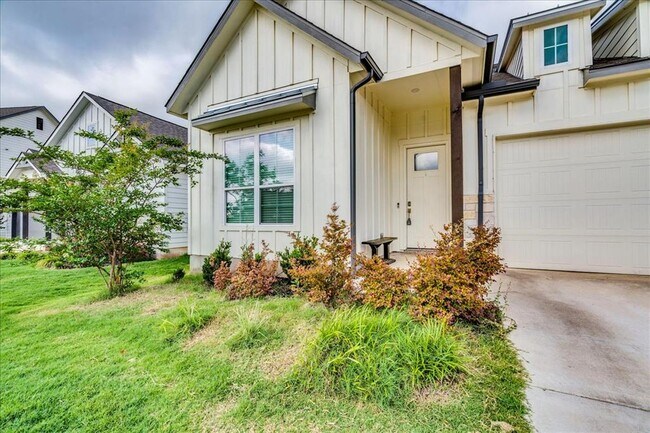 Building Photo - 135 Horseshoe Cove