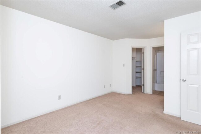 Building Photo - 105K Stratford Dr