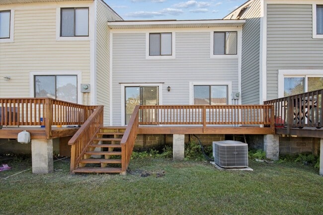 Building Photo - $200 RENT CREDIT | MOVE-IN READY!