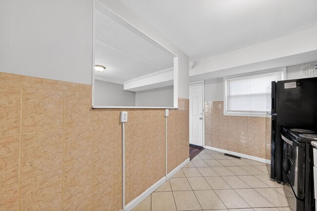 Building Photo - Spacious 3-Bedroom Home for Rent – Section 8 Welcome!