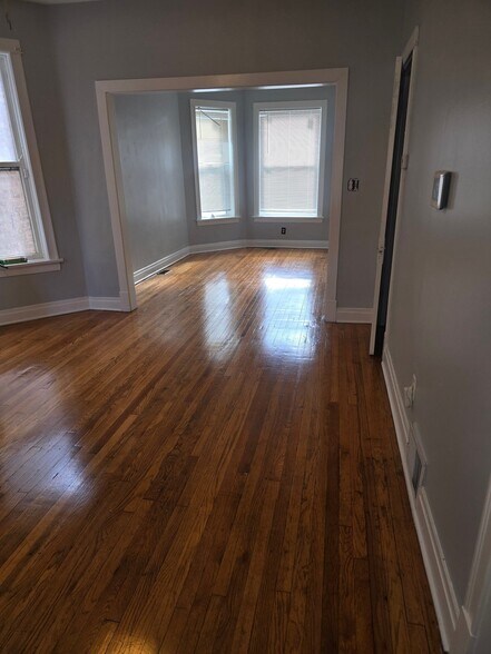 Building Photo - 5519 S Throop St