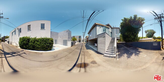 Building Photo - 547 N W Knoll Dr