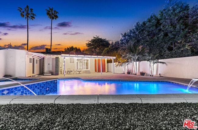 Building Photo - 4221 Stewart Ave