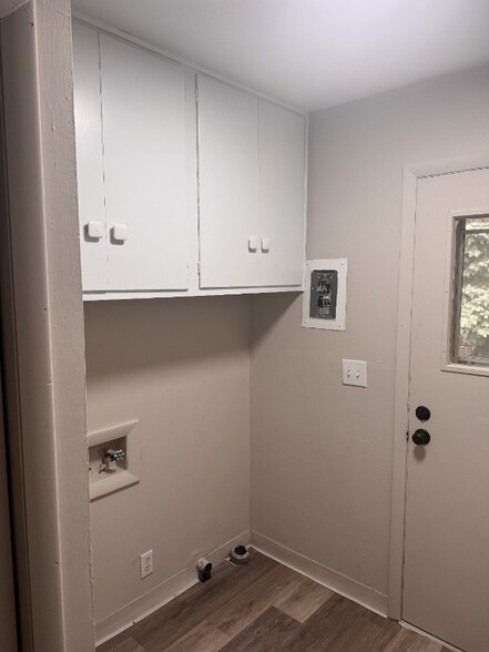 Building Photo - 12-14 Grove Ct