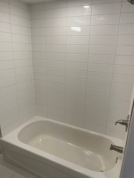 Building Photo - 145 Dupont St