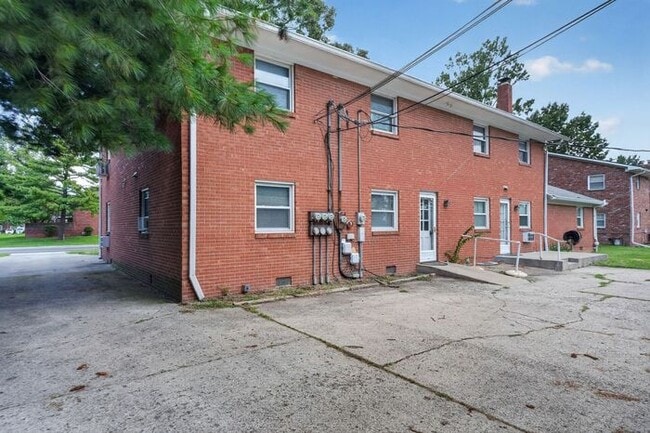 Building Photo - 5801 W 25th St