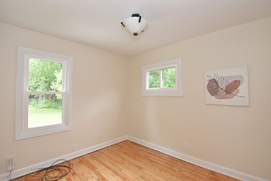 Building Photo - 3555 S 87th St