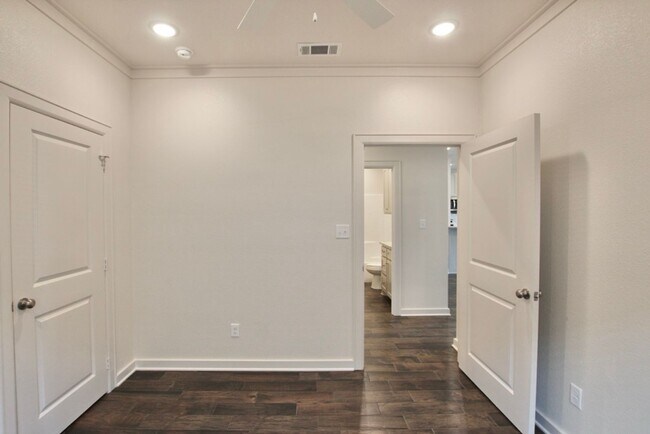 Building Photo - Luxury 3 Bedroom 2 Bath Townhomes in Bullard ISD!