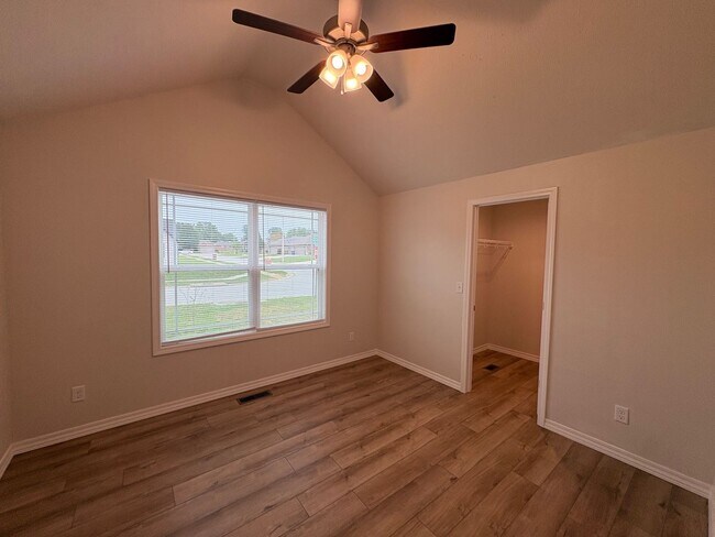 Building Photo - Check out this beautiful newly built 3-bedroom, 2-bathroom home in Springfield!