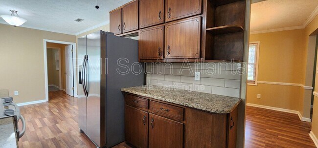 Building Photo - 200 Eli Run