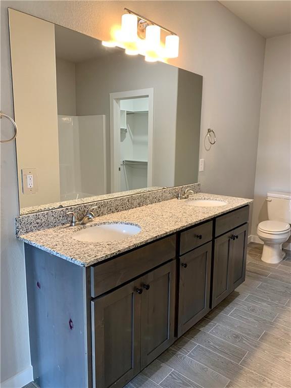 Building Photo - 402 Red Robin St