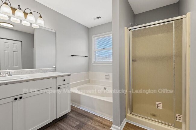 Building Photo - 833 Palomino Ln