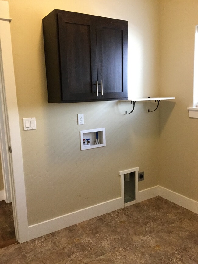 Building Photo - Boise, 3Bd/2.5Bth/2Car, 1743Sqft, Greenbriar Commons Subdivision