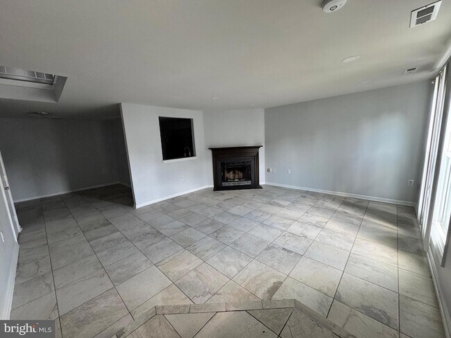 Building Photo - 7527 Belle Grae Dr