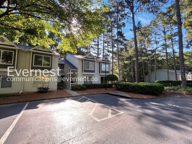Building Photo - Spacious 2 Bed, 2 Bath Condo with Modern Amenities / No Pets Allowed / Available No!