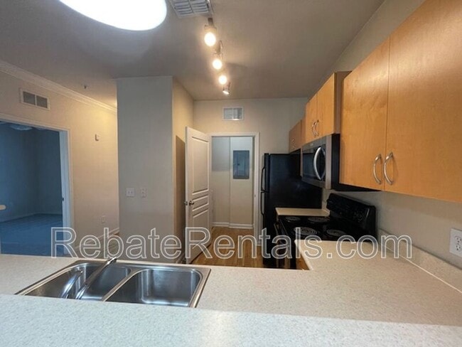 Building Photo - 8290 Gate Pkwy W