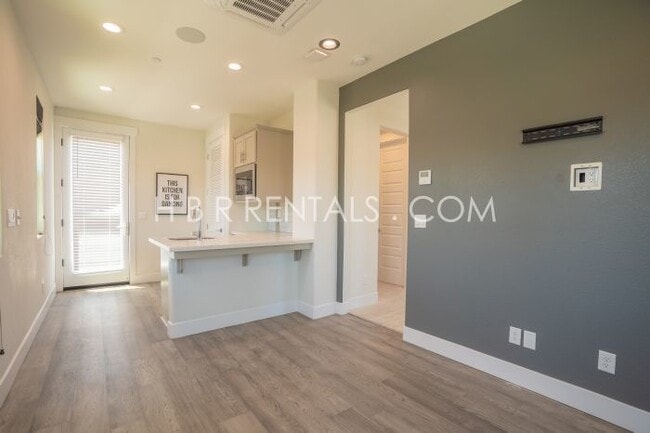 Building Photo - Welcome to your new casita in Tracy, CA! +...