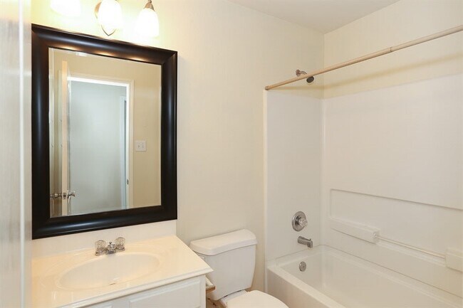 Building Photo - 29607 Evergreen Hills Dr