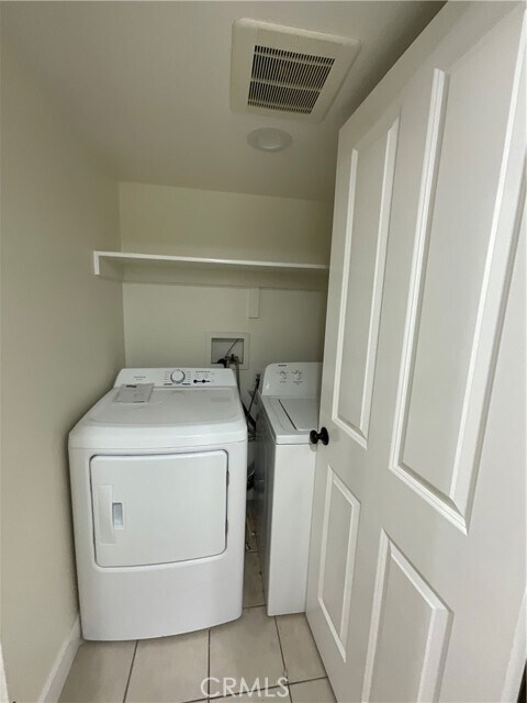 Building Photo - 2641 Santa Ana Ave