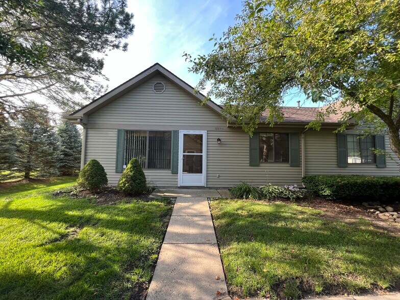 Primary Photo - 1257 Oxford Manor Ct