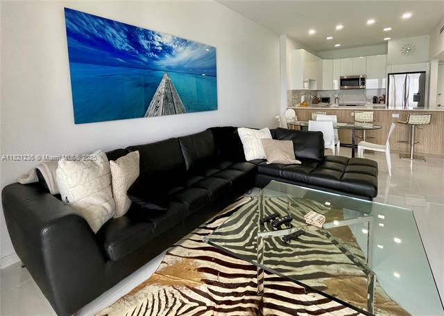 Building Photo - 1300 Brickell Bay Dr