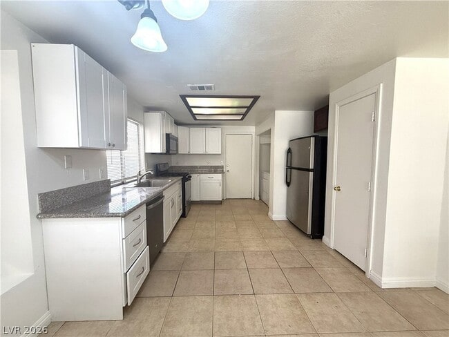 Building Photo - 4537 Fireside Ln